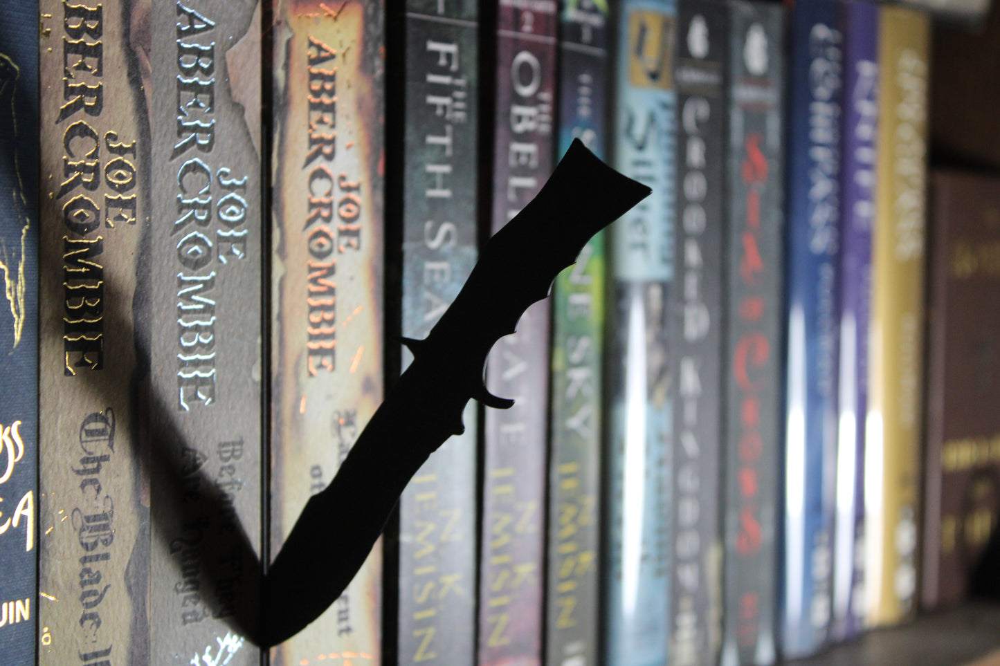 Knife Silhouette Bookshelf Decor